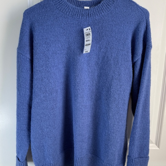 Brand New Bar III super soft, beautiful purple sweater - Picture 7 of 8